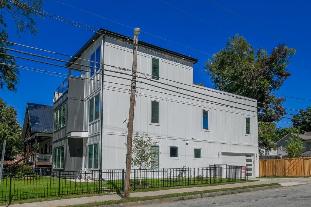 4 bedroom, 4 bathroom, 3,600 sq ft single family residence for sale at 1064 Mcdaniel Street, Atlanta, GA 30310 — photo 3
