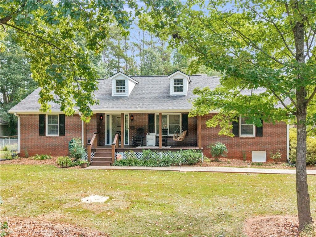 3 bedroom, 3 bathroom, 3,151 sq ft single family residence for sale at 20 Valley Trail, Covington, GA 30014 — photo 2