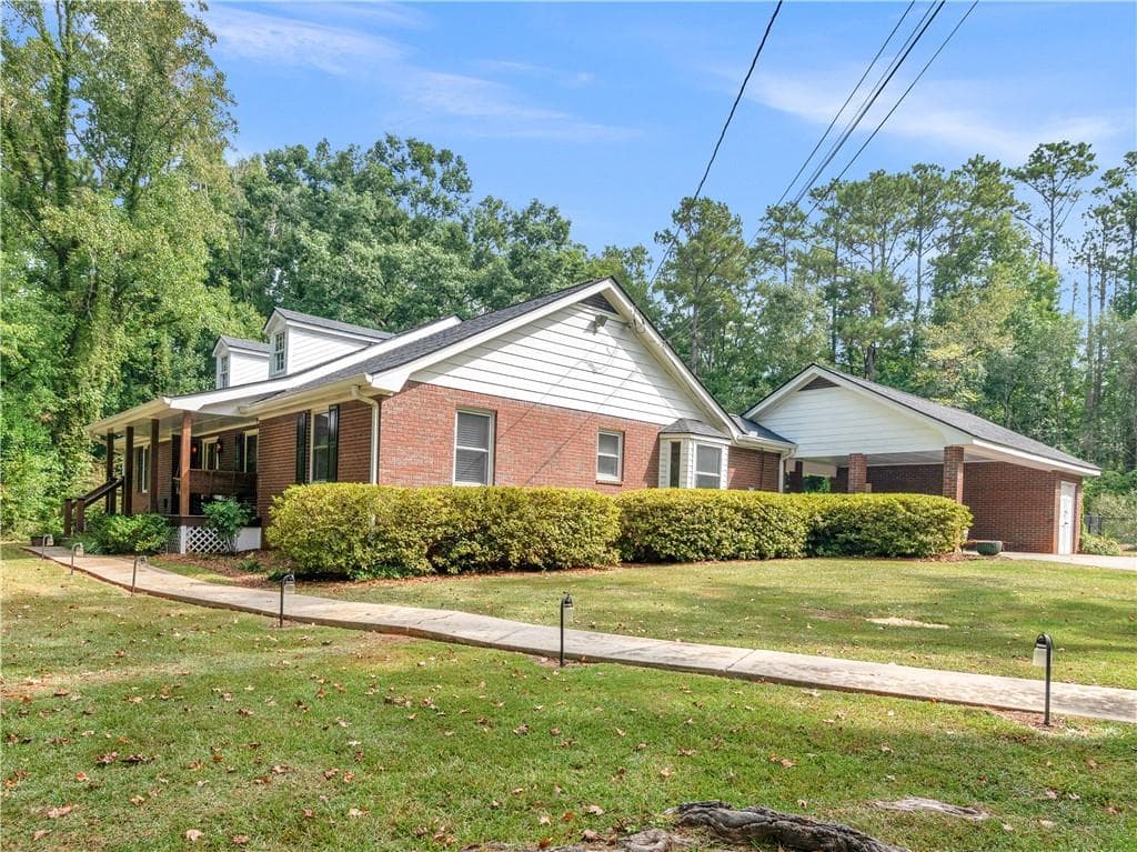 3 bedroom, 3 bathroom, 3,151 sq ft single family residence for sale at 20 Valley Trail, Covington, GA 30014 — photo 3
