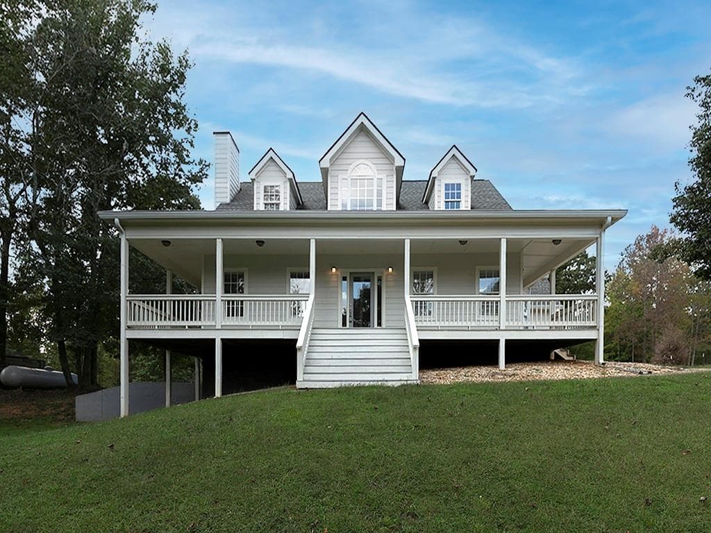 3 bedroom, 4 bathroom, 3,849 sq ft single family residence for rent at 745 Fairmont, Waleska, GA 30183 for $3,395 a month — photo 1 of 33