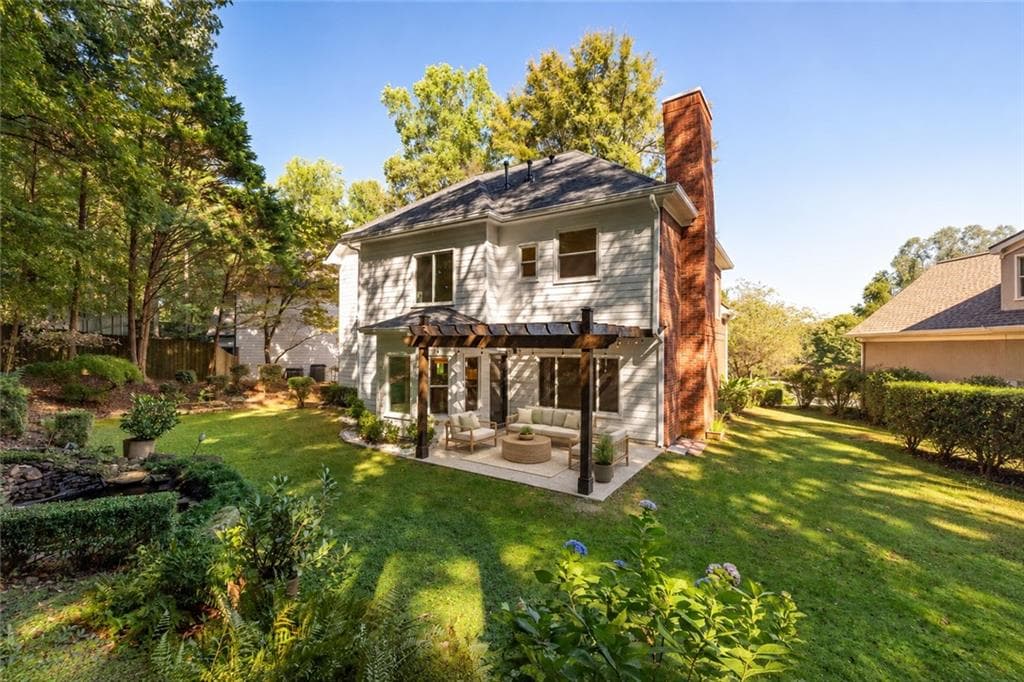 4 bedroom, 3 bathroom, 2,510 sq ft single family residence for sale at 4965 Haydens Walk Drive, Alpharetta, GA 30022 — photo 3