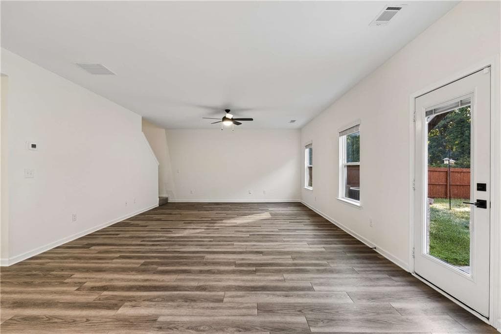 4 bedroom, 3 bathroom, 2,556 sq ft single family residence for sale at 3955 Saddle Bag Court, Dacula, GA 30019 — photo 7