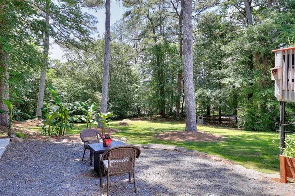 4 bedroom, 3 bathroom, 2,592 sq ft single family residence for sale at 1961 Shoreline Trace, Grayson, GA 30017 — photo 2