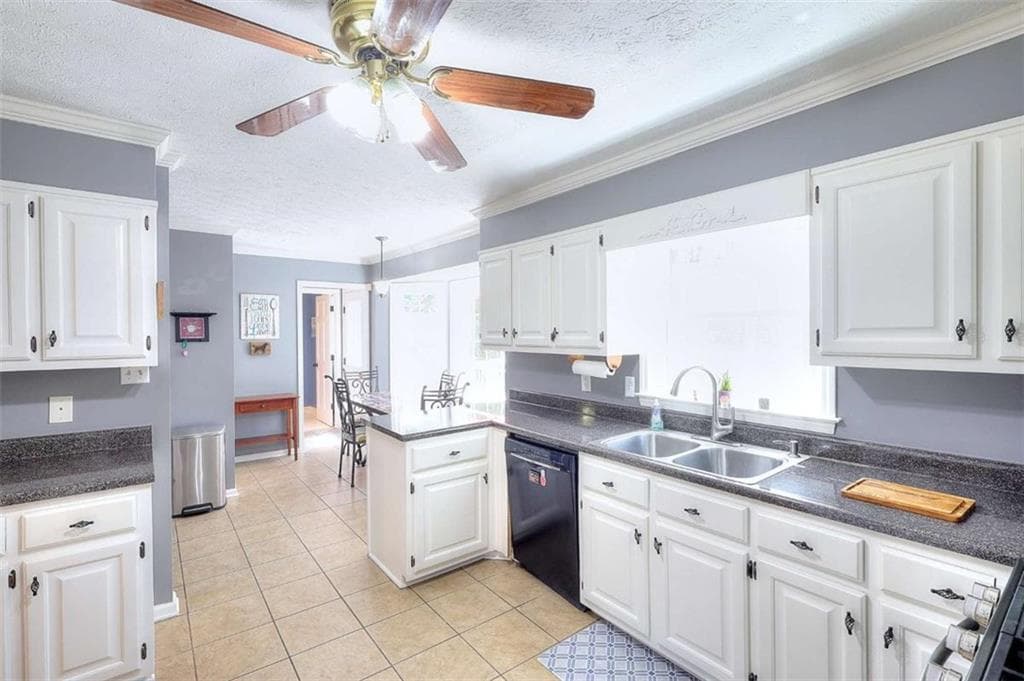 4 bedroom, 3 bathroom, 2,592 sq ft single family residence for sale at 1961 Shoreline Trace, Grayson, GA 30017 — photo 10