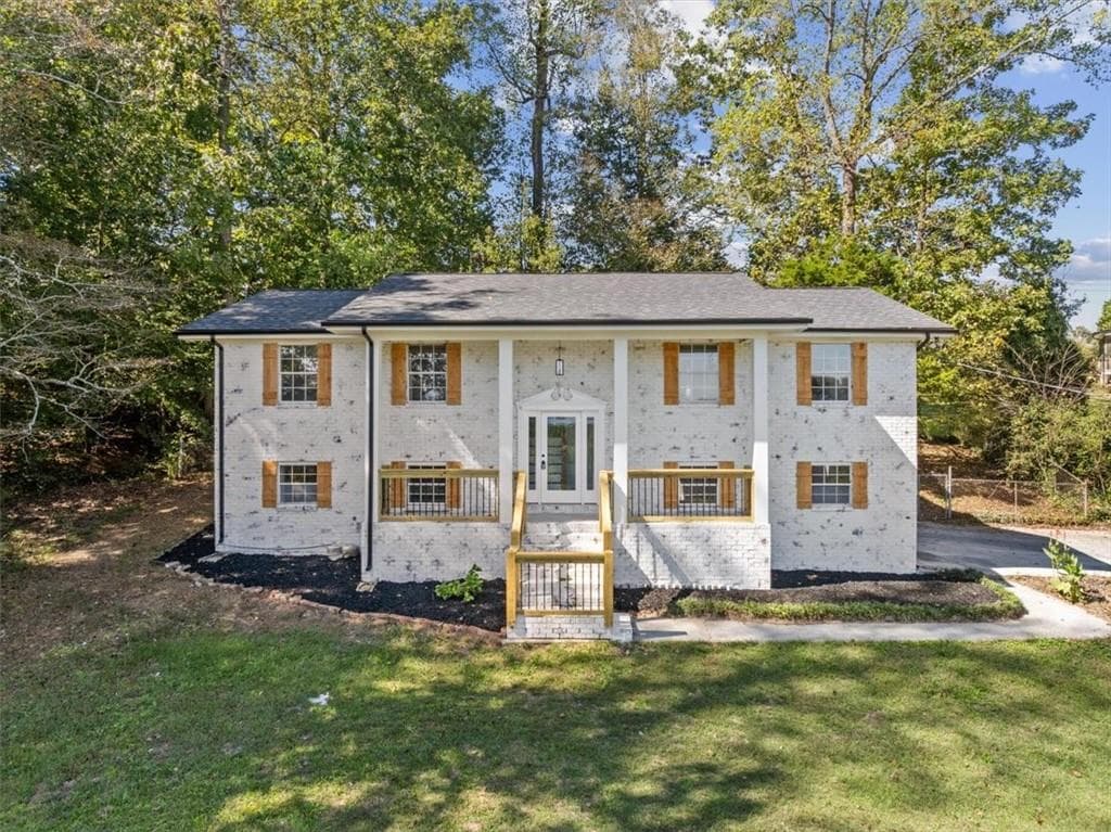 4 bedroom, 3 bathroom, 2,049 sq ft single family residence for sale at 4004 Pinewood Drive, Dalton, GA 30721