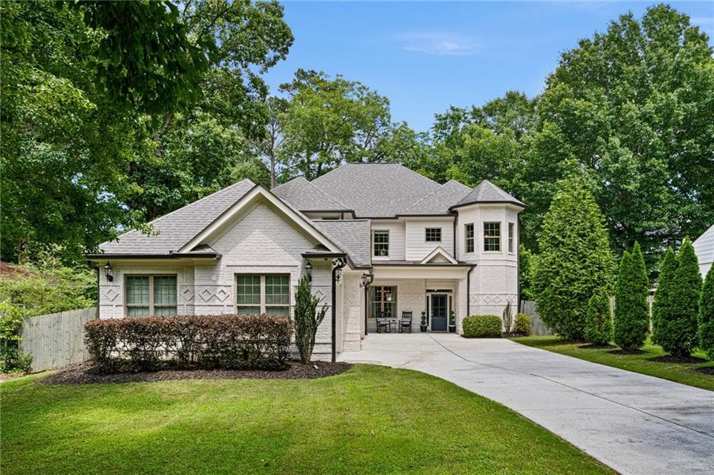 5 bedroom, 5 bathroom, 4,137 sq ft single family residence for sale at 2601 Stoland Drive, Brookhaven, GA 30319 — photo 2