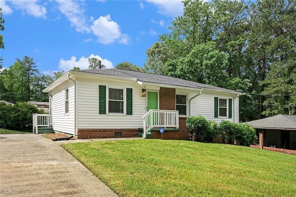3 bedroom, 2 bathroom, 1,025 sq ft single family residence for sale at 3650 Croft Place, Atlanta, GA 30331 — photo 5