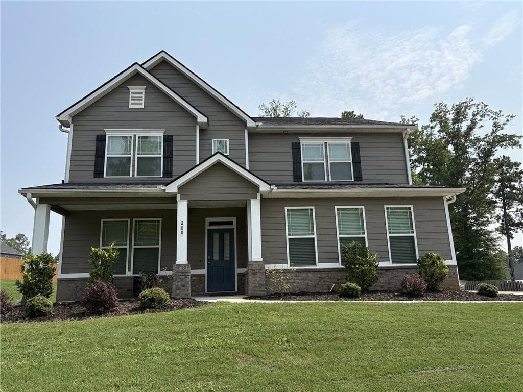 5 bedroom, 3 bathroom, 3,301 sq ft single family residence for sale at 200 Darien Drive, Senoia, GA 30276