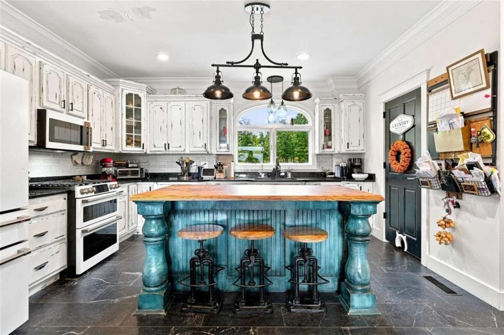 4 bedroom, 5 bathroom, 3,486 sq ft single family residence for sale at 670 Rocky Ford Point Rd, Cedar Bluff, AL 35959 — photo 9