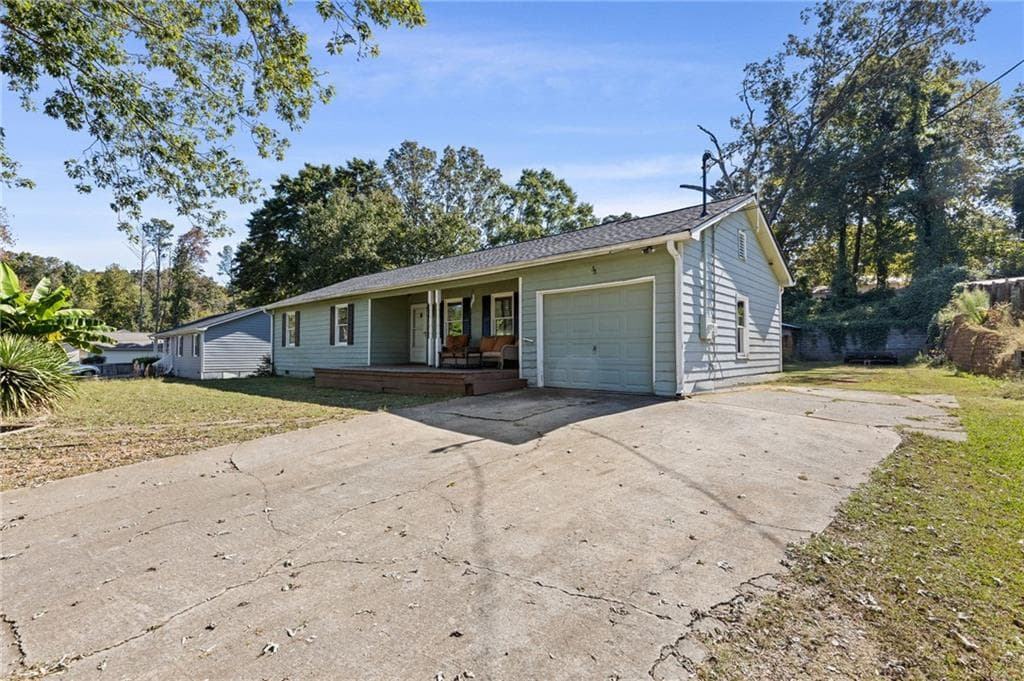 3 bedroom, 2 bathroom, 1,010 sq ft single family residence for sale at 38 Baker Road, Cartersville, GA 30121 — photo 2