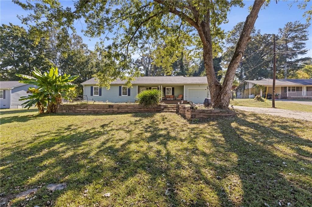 3 bedroom, 2 bathroom, 1,010 sq ft single family residence for sale at 38 Baker Road, Cartersville, GA 30121 — photo 1 of 21