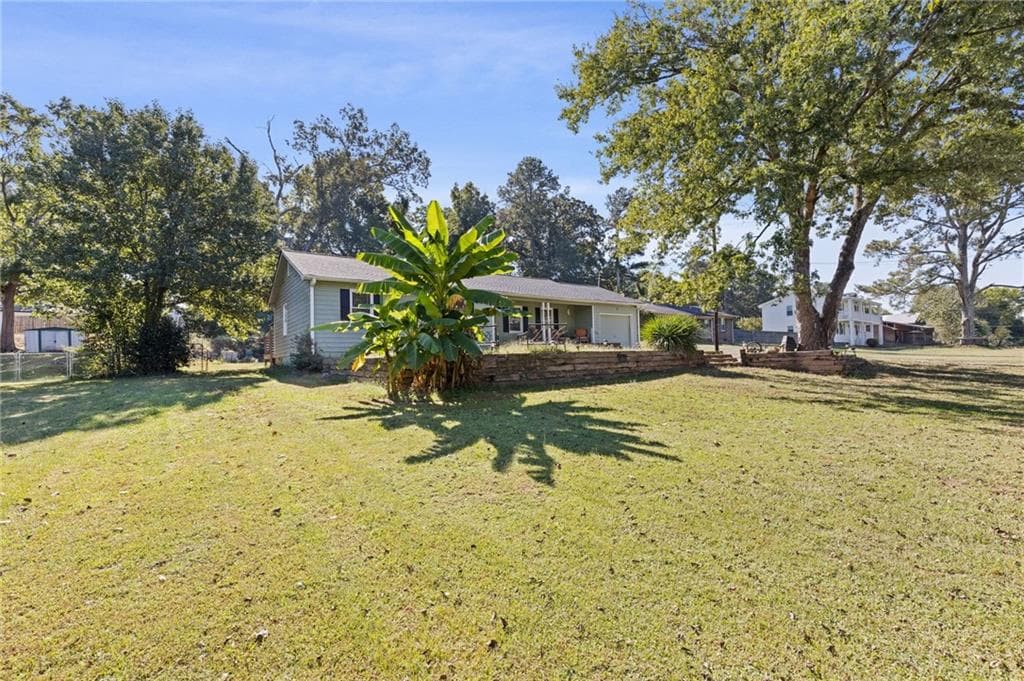 3 bedroom, 2 bathroom, 1,010 sq ft single family residence for sale at 38 Baker Road, Cartersville, GA 30121 — photo 3