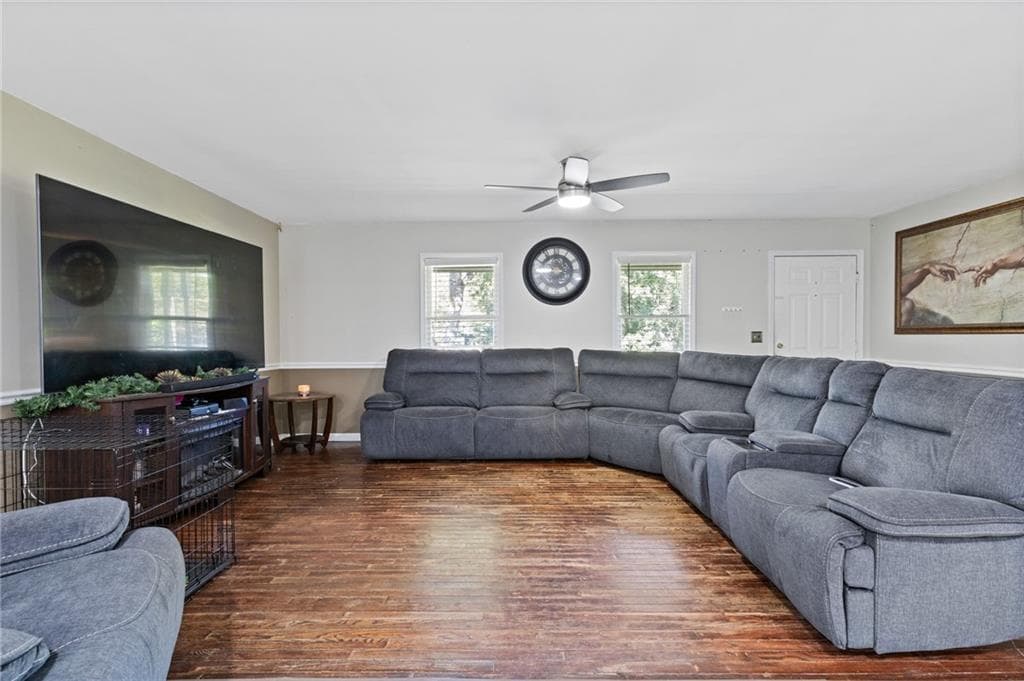 3 bedroom, 2 bathroom, 1,010 sq ft single family residence for sale at 38 Baker Road, Cartersville, GA 30121 — photo 5