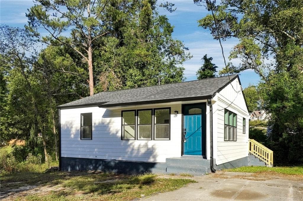 2 bedroom, 1 bathroom, 696 sq ft single family residence for rent at 2293 Ewing Street, Atlanta, GA 30331 for $1,600 a month — photo 7