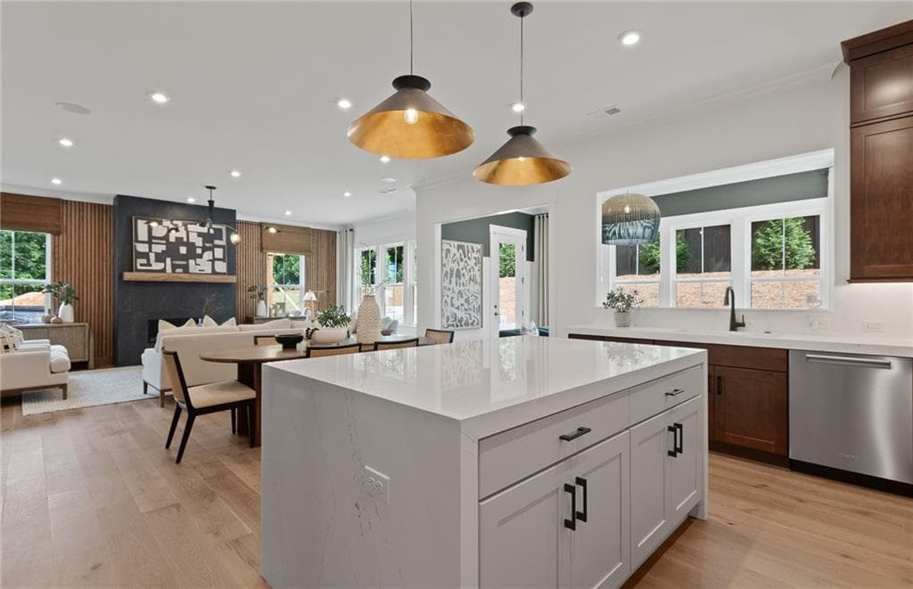 5 bedroom, 5 bathroom, 3,554 sq ft single family residence for sale at 4855 Wayt Farm Overlook, Cumming, GA 30040 — photo 8