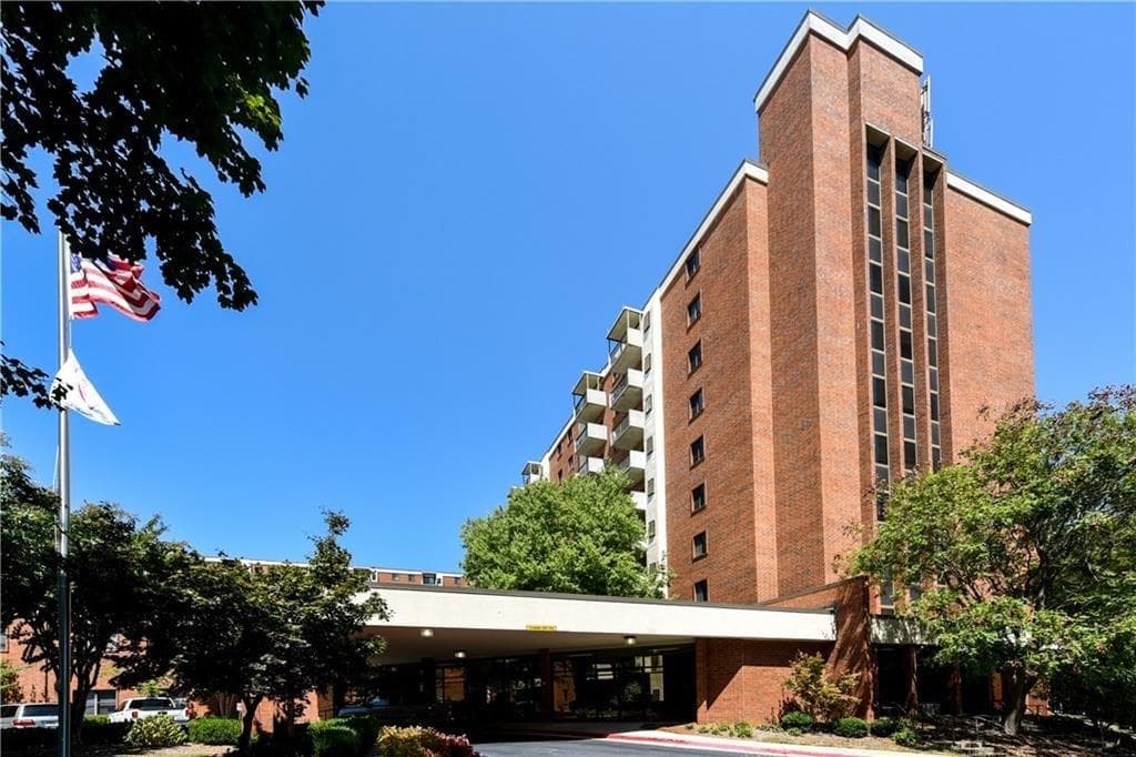 1 bedroom, 1 bathroom, 760 sq ft condominium for rent at 300 Johnson Ferry Road 1003, Sandy Springs, GA 30328 for $1,900 a month — photo 1 of 22