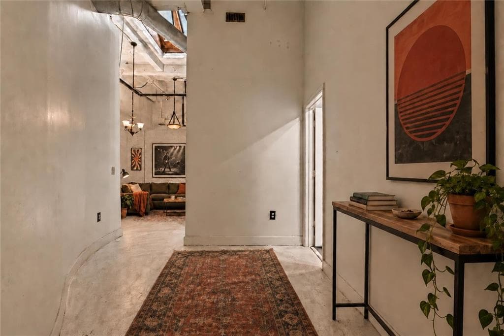 2 bedroom, 1 bathroom, 1,130 sq ft condominium for rent at 20 Marietta St NW 3G, Atlanta, GA 30303 for $1,795 a month — photo 2