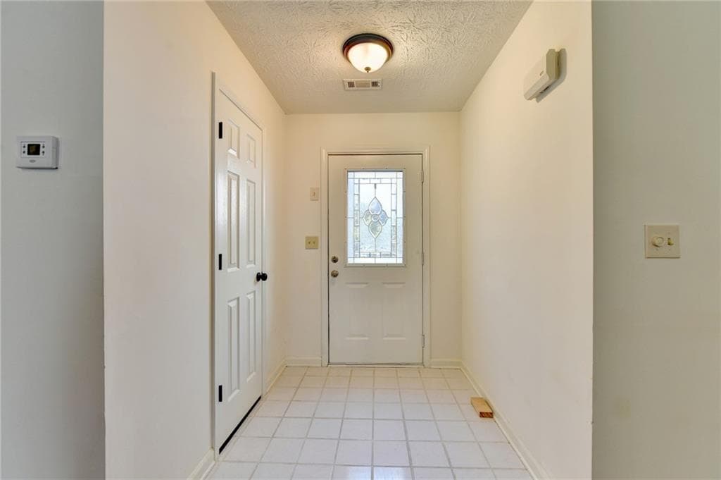 3 bedroom, 2 bathroom, 1,897 sq ft single family residence for sale at 1230 Brook Meadow Court, Lawrenceville, GA 30045 — photo 7