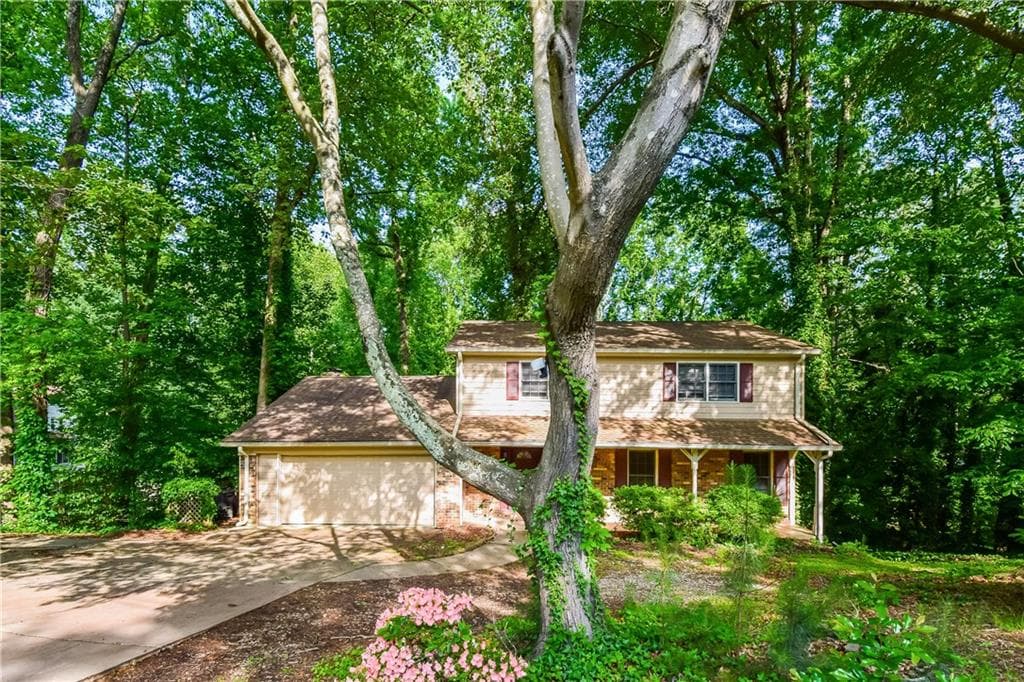 5 bedroom, 4 bathroom, 3,420 sq ft single family residence for sale at 4533 Holliston Road, Atlanta, GA 30360 — photo 1 of 14