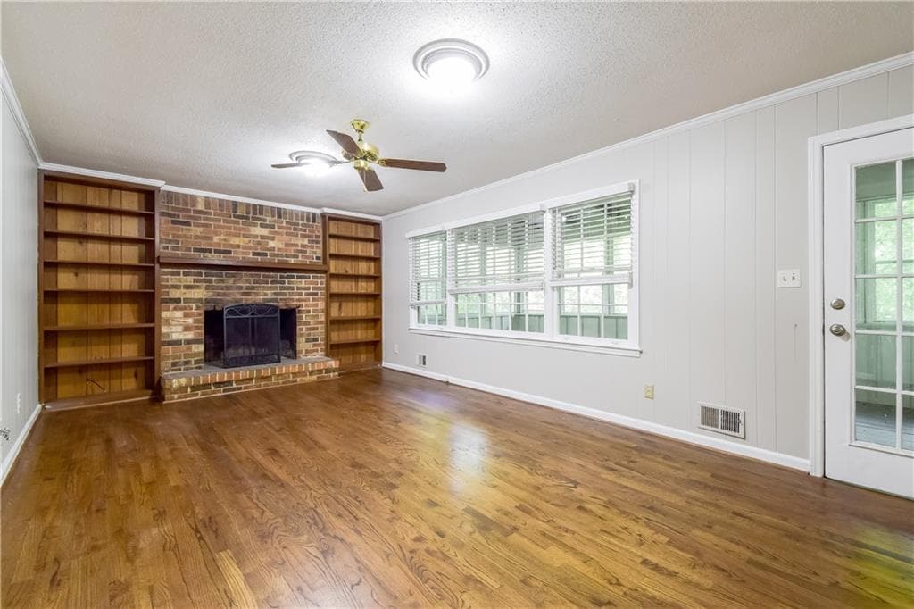 5 bedroom, 4 bathroom, 3,420 sq ft single family residence for sale at 4533 Holliston Road, Atlanta, GA 30360 — photo 5