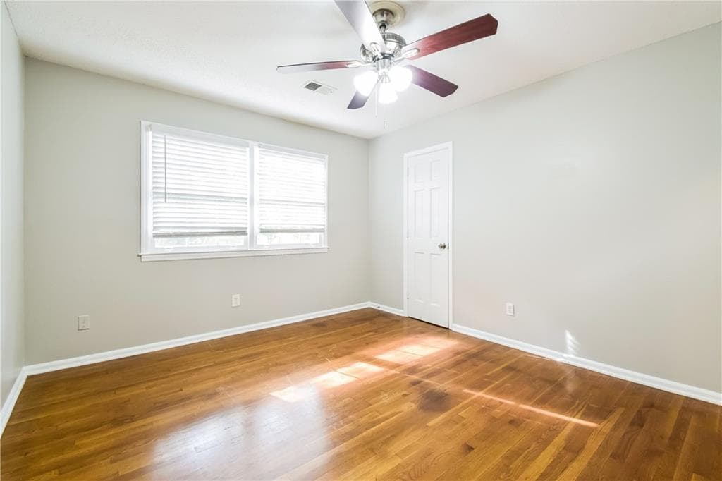 5 bedroom, 4 bathroom, 3,420 sq ft single family residence for sale at 4533 Holliston Road, Atlanta, GA 30360 — photo 9