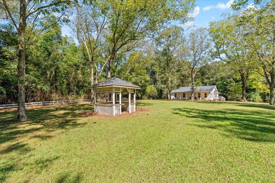2 bedroom, 2 bathroom, 1,412 sq ft single family residence under contract at 2425 Georgia 100, Waco, GA 30182 — photo 3