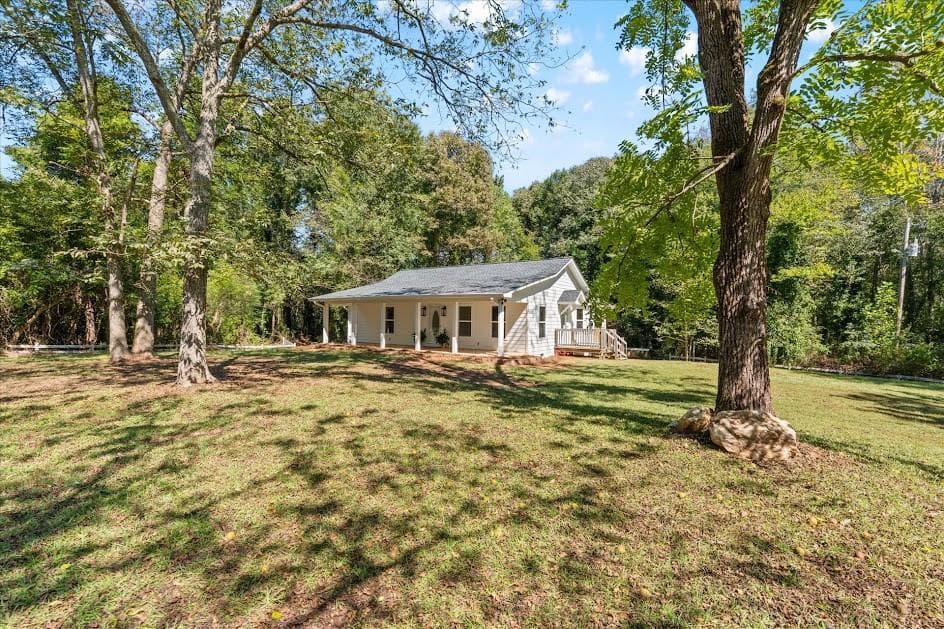 2 bedroom, 2 bathroom, 1,412 sq ft single family residence under contract at 2425 Georgia 100, Waco, GA 30182 — photo 5