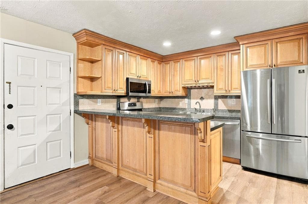 1 bedroom, 1 bathroom, 600 sq ft condominium for rent at 923 Dunbar Drive, Atlanta, GA 30338 for $1,500 a month — photo 3