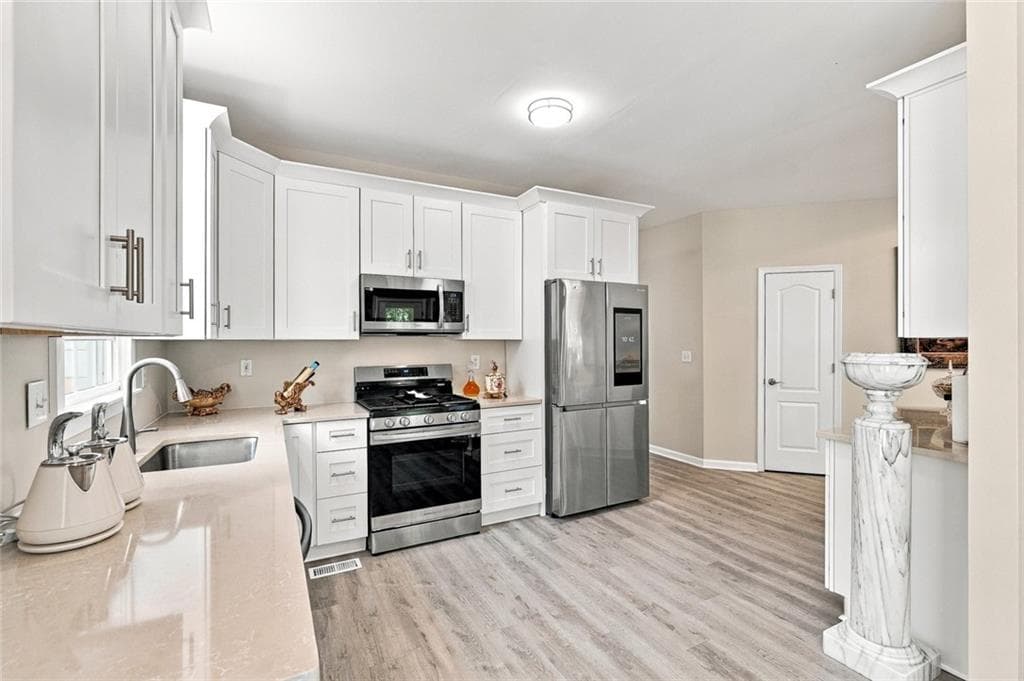 5 bedroom, 4 bathroom, 4,131 sq ft single family residence for sale at 2680 Factor Walk Boulevard, Suwanee, GA 30024 — photo 10
