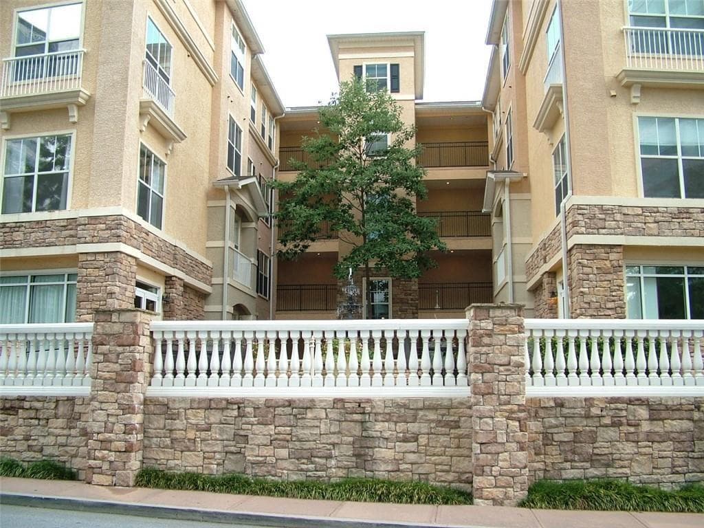 1 bedroom, 1 bathroom, 648 sq ft condominium for rent at 10 Perimeter Summit Boulevard 3403, Atlanta, GA 30319 for $1,450 a month — photo 2