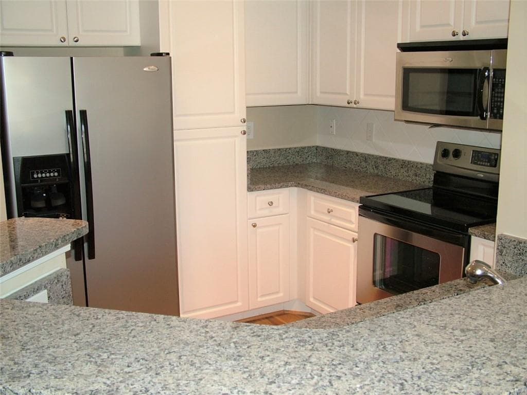 1 bedroom, 1 bathroom, 648 sq ft condominium for rent at 10 Perimeter Summit Boulevard 3403, Atlanta, GA 30319 for $1,450 a month — photo 5