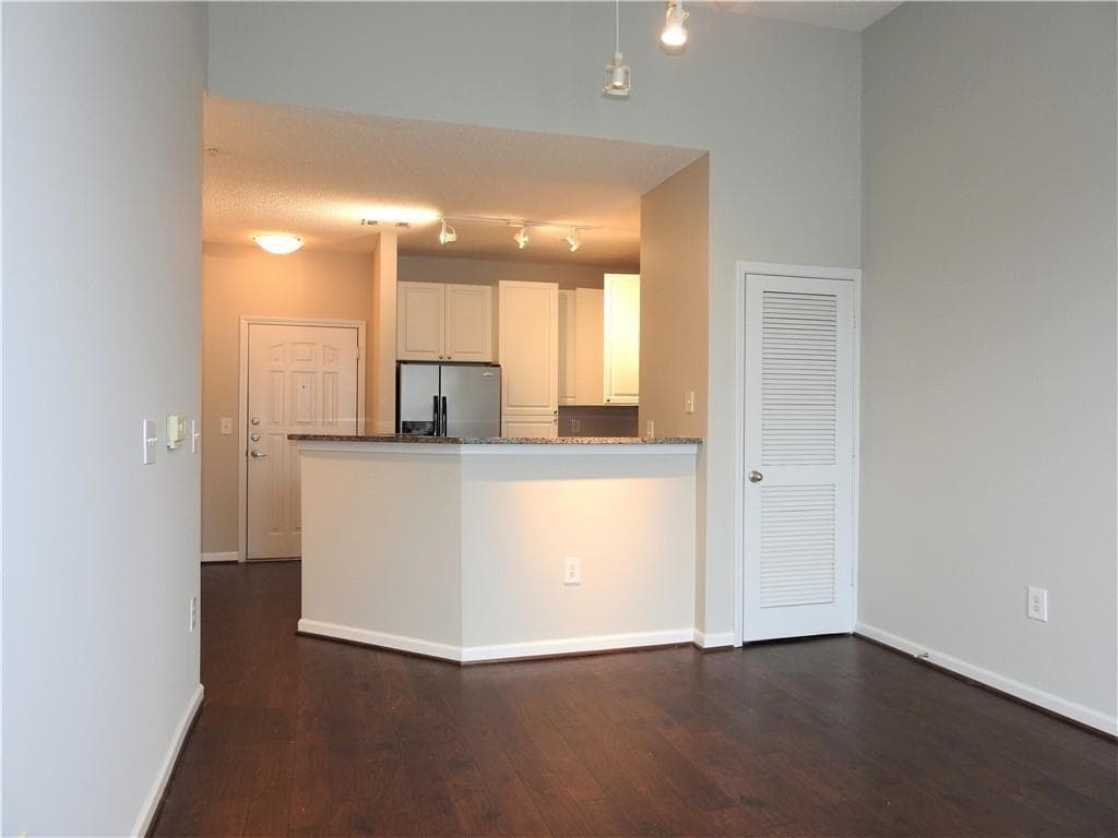 1 bedroom, 1 bathroom, 648 sq ft condominium for rent at 10 Perimeter Summit Boulevard 3403, Atlanta, GA 30319 for $1,450 a month — photo 6
