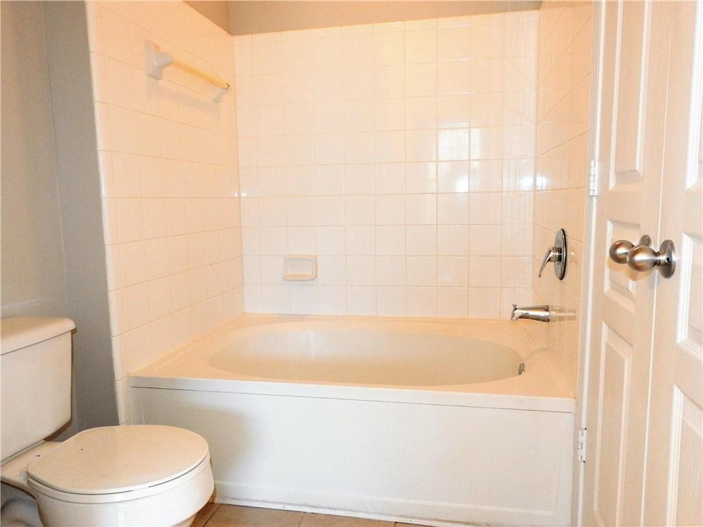 1 bedroom, 1 bathroom, 648 sq ft condominium for rent at 10 Perimeter Summit Boulevard 3403, Atlanta, GA 30319 for $1,450 a month — photo 8
