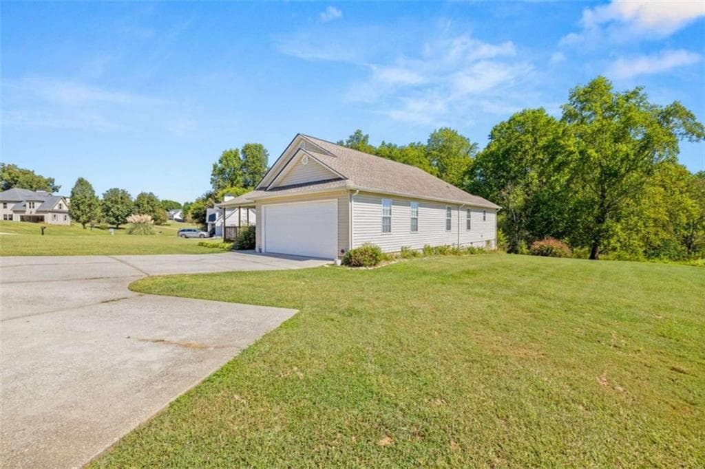 3 bedroom, 2 bathroom, 1,462 sq ft single family residence for sale at 219 MALLARD POND CIRCLE, Alto, GA 30510 — photo 5