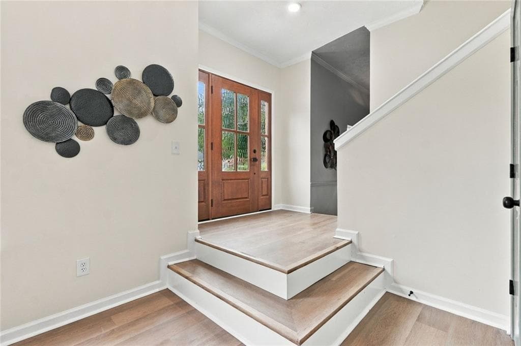 3 bedroom, 3 bathroom, 2,460 sq ft single family residence under contract at 2260 Waterford Park Drive, Lawrenceville, GA 30044 — photo 4