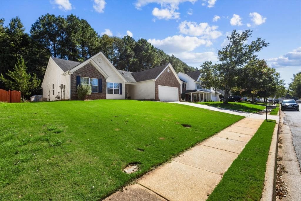 3 bedroom, 2 bathroom, 1,850 sq ft single family residence for sale at 5531 Skylar Creek Lane, Buford, GA 30518 — photo 5