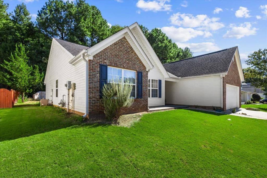 3 bedroom, 2 bathroom, 1,850 sq ft single family residence for sale at 5531 Skylar Creek Lane, Buford, GA 30518 — photo 6