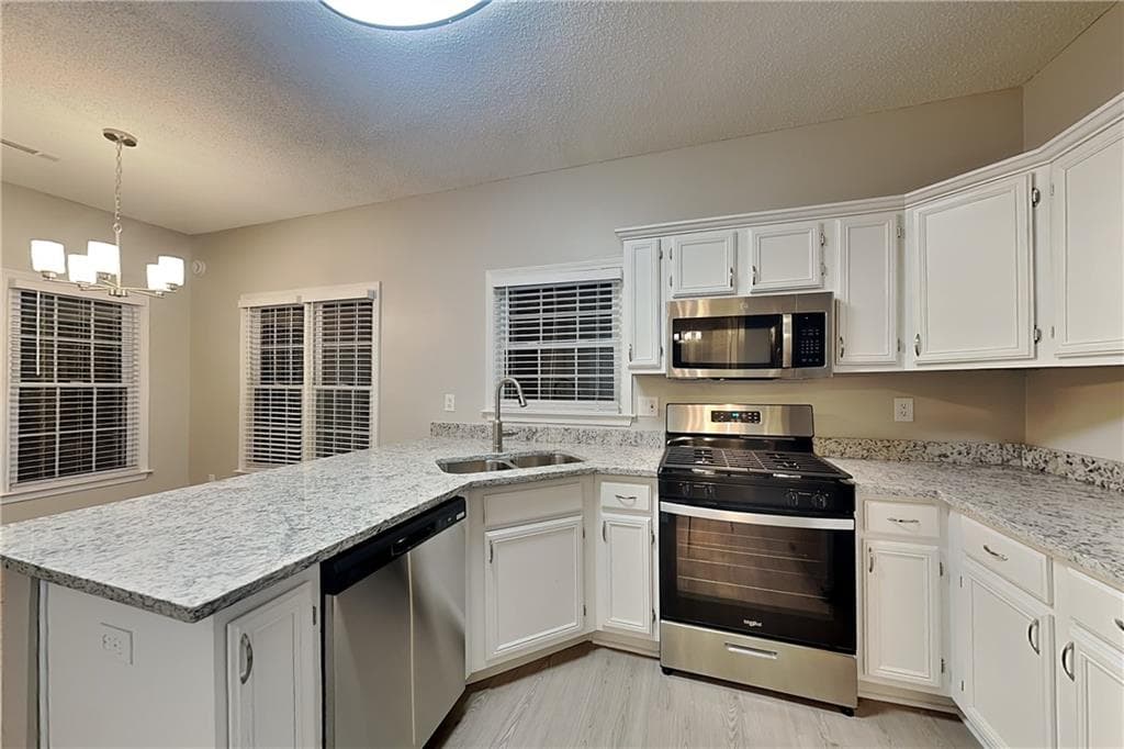 3 bedroom, 3 bathroom, 1,823 sq ft single family residence for rent at 7115 Big Woods Drive, Woodstock, GA 30189 for $2,250 a month — photo 4