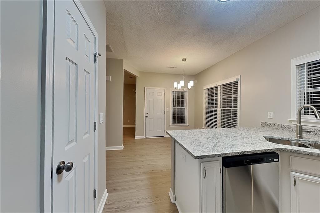 3 bedroom, 3 bathroom, 1,823 sq ft single family residence for rent at 7115 Big Woods Drive, Woodstock, GA 30189 for $2,250 a month — photo 5