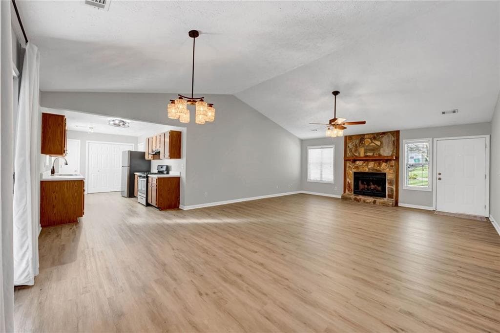 3 bedroom, 2 bathroom, 1,424 sq ft single family residence for sale at 219 Colony Springs Drive, Woodstock, GA 30188 — photo 5