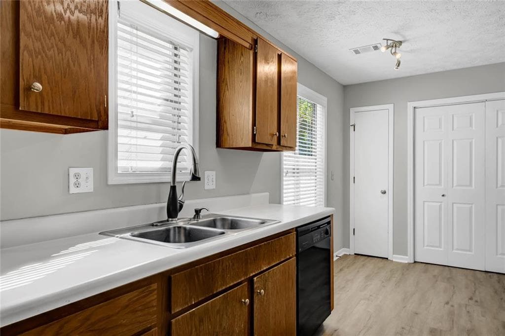 3 bedroom, 2 bathroom, 1,424 sq ft single family residence for sale at 219 Colony Springs Drive, Woodstock, GA 30188 — photo 10