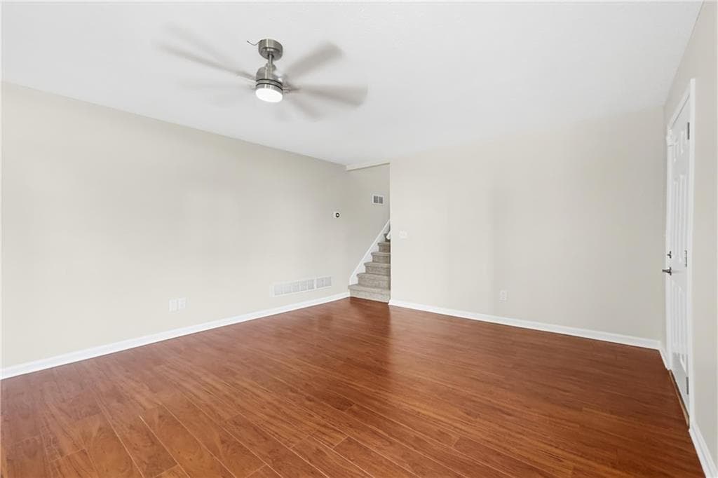 4 bedroom, 2 bathroom, 1,412 sq ft single family residence for sale at 529 Poplar Way, Palmetto, GA 30268 — photo 4