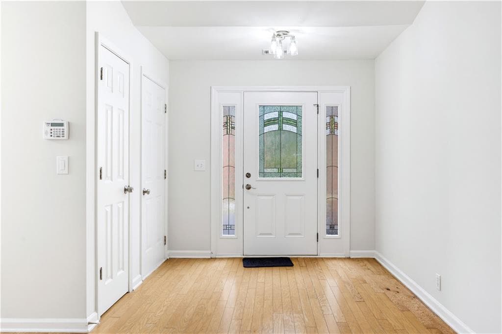 3 bedroom, 2 bathroom, 2,298 sq ft single family residence for rent at 326 Saybrooke Crossing, Acworth, GA 30101 for $2,500 a month — photo 6