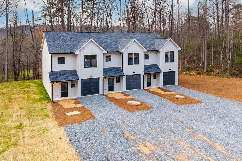 3 bedroom, 3 bathroom, 1,440 sq ft townhouse for rent at 200 Back Pine Way A, Ellijay, GA 30540 for $2,450 a month