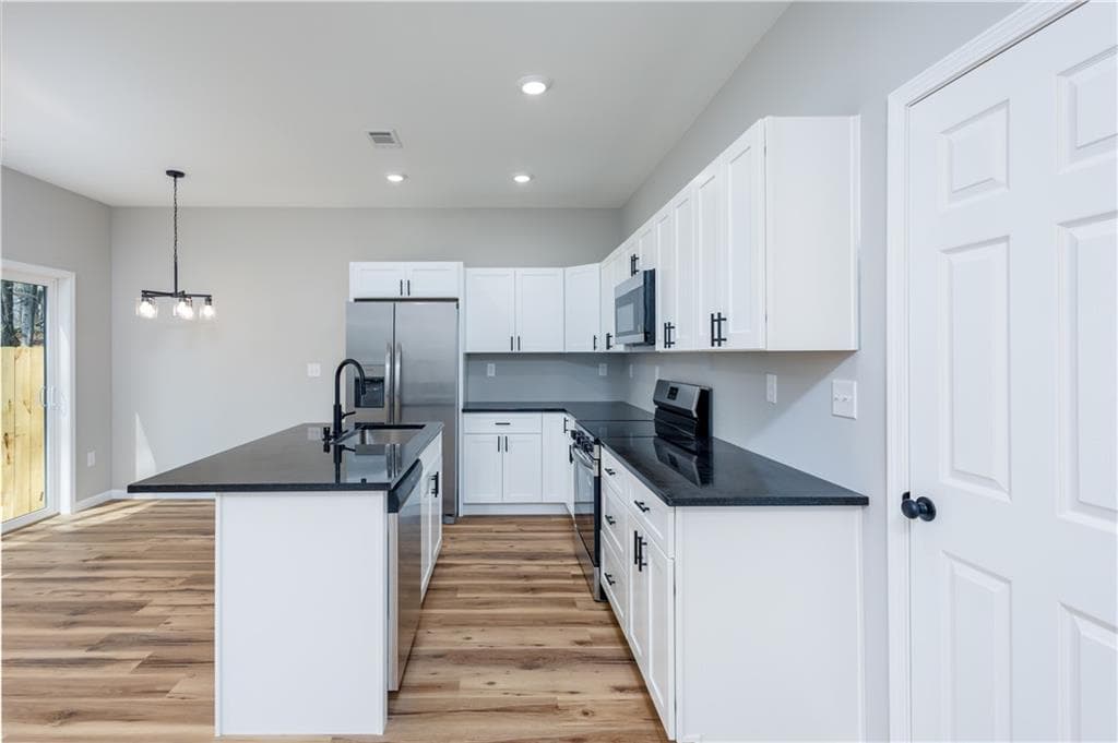 3 bedroom, 3 bathroom, 1,440 sq ft townhouse for rent at 200 Back Pine Way A, Ellijay, GA 30540 for $2,450 a month — photo 7