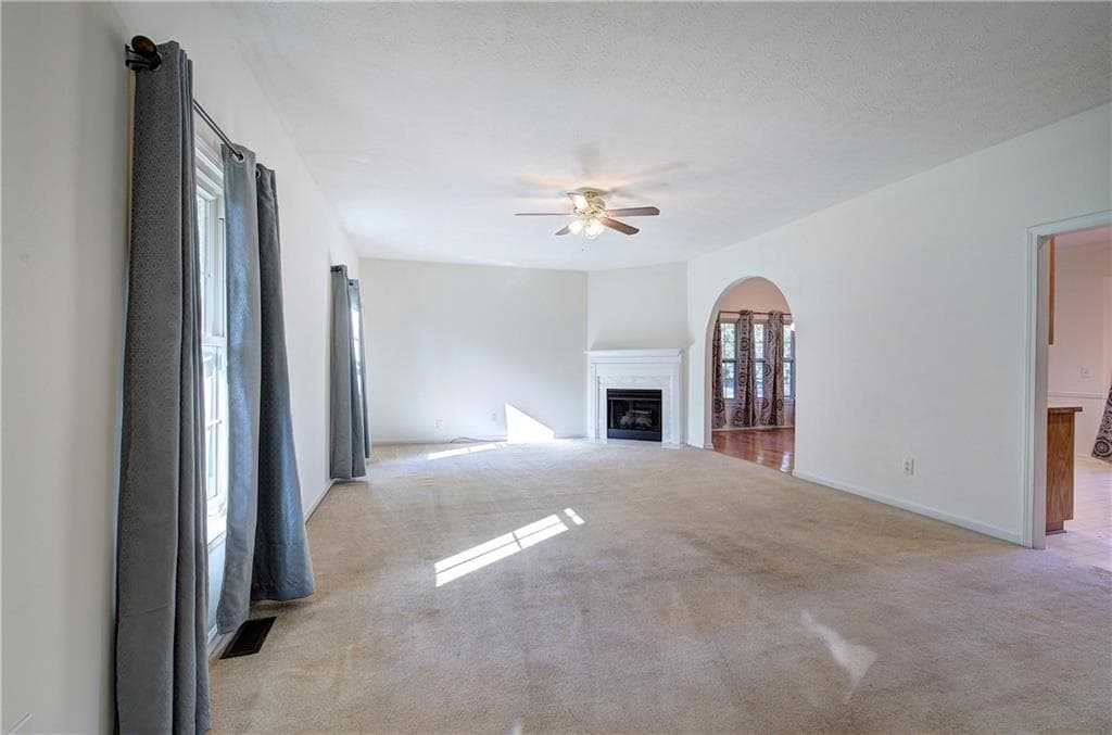 3 bedroom, 2 bathroom, 1,620 sq ft single family residence for sale at 32 Cliffhanger Pointe, Cartersville, GA 30120 — photo 5