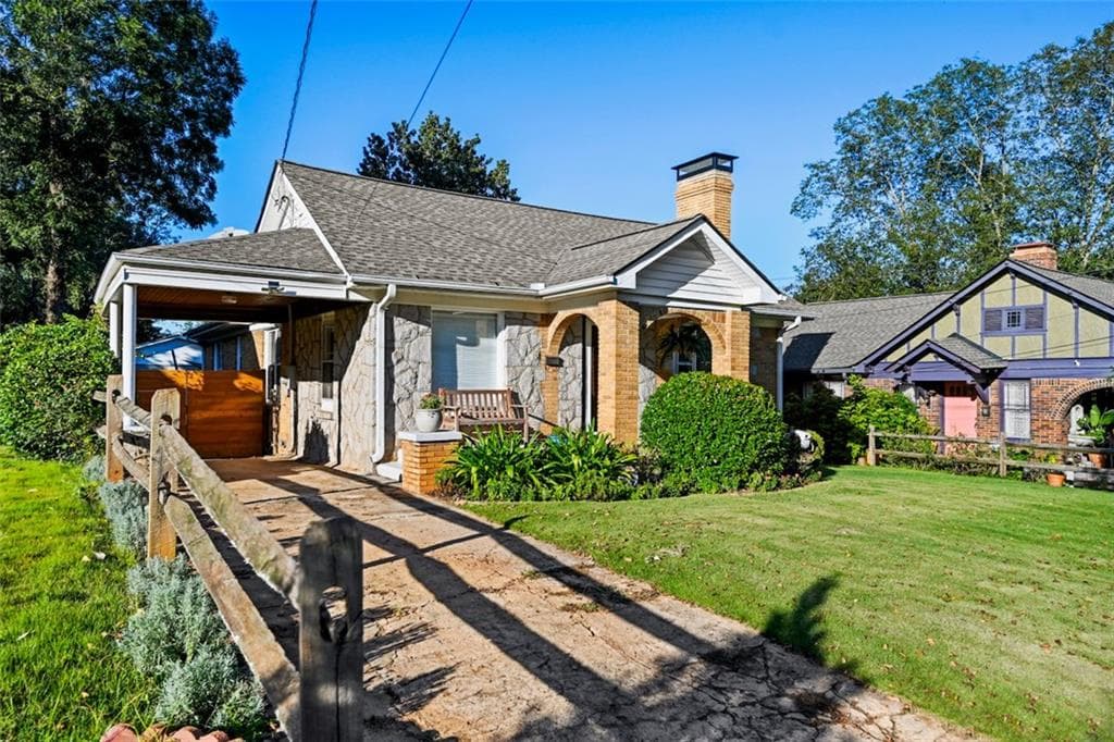 2 bedroom, 2 bathroom, 1,602 sq ft single family residence under contract at 1385 Jefferson Avenue, Atlanta, GA 30344 — photo 2