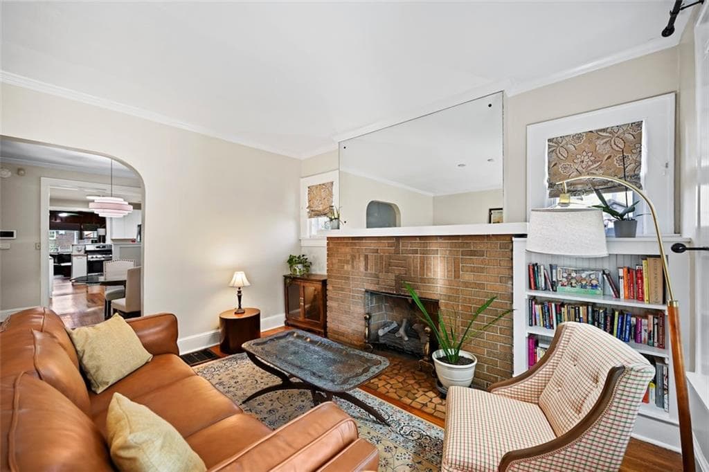 2 bedroom, 2 bathroom, 1,602 sq ft single family residence under contract at 1385 Jefferson Avenue, Atlanta, GA 30344 — photo 6