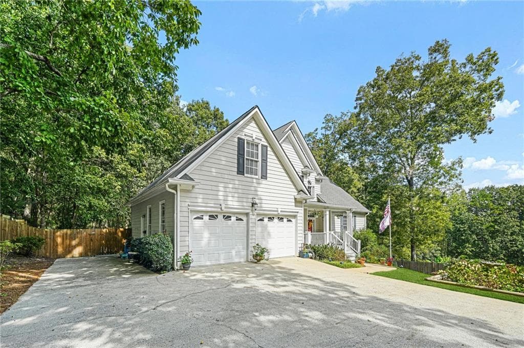 5 bedroom, 4 bathroom, 3,940 sq ft single family residence for sale at 1899 Barnes Mill Road, Marietta, GA 30062 — photo 3