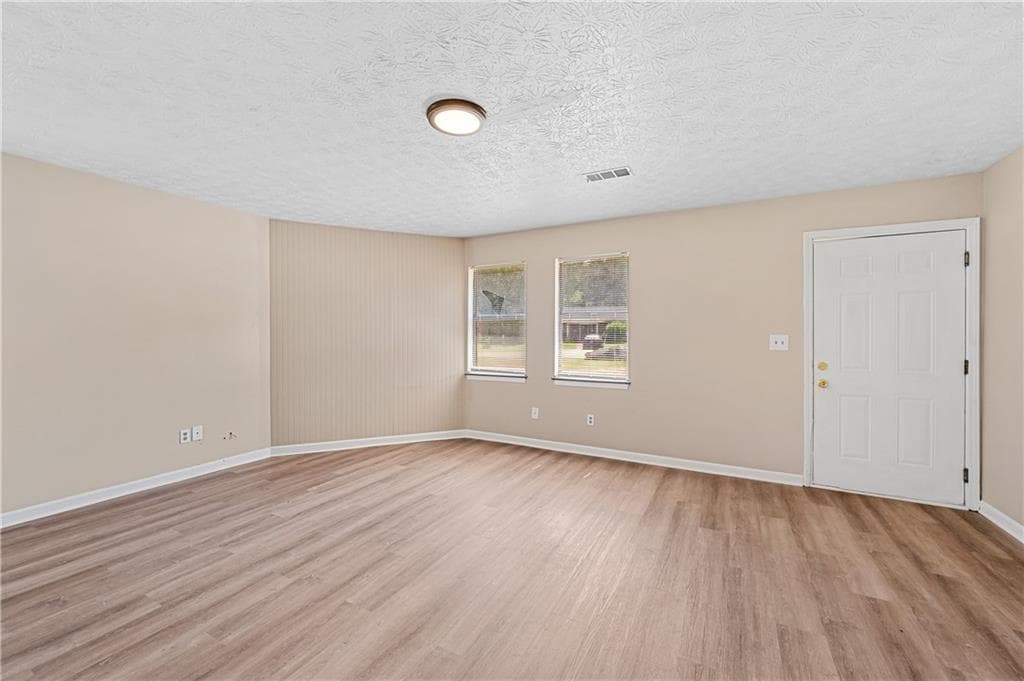 2 bedroom, 1 bathroom, 1,000 sq ft duplex for rent at 217 Tanglewood Drive A, Monroe, GA 30656 for $1,325 a month — photo 4